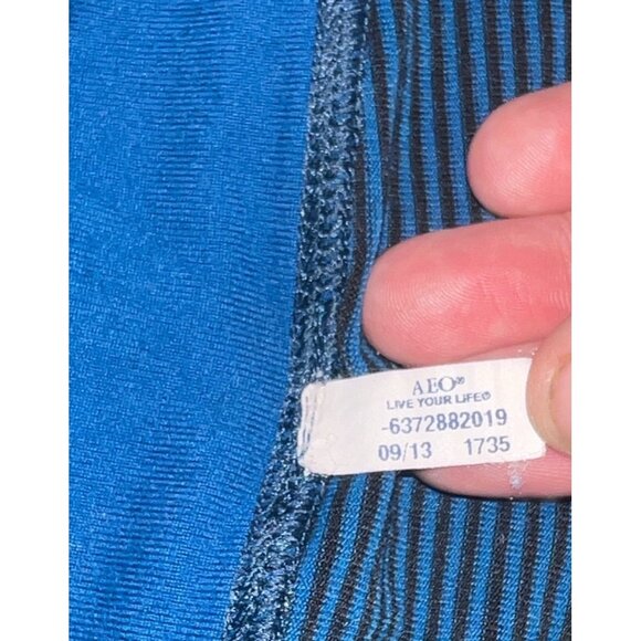 American Eagle Navy & Black Striped Capri Leggings Sz Medium Navy Womens Activew - Picture 2 of 7